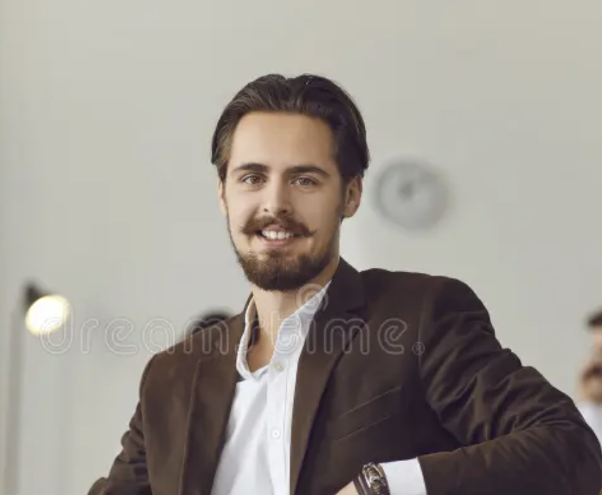 Review Expert John Smith